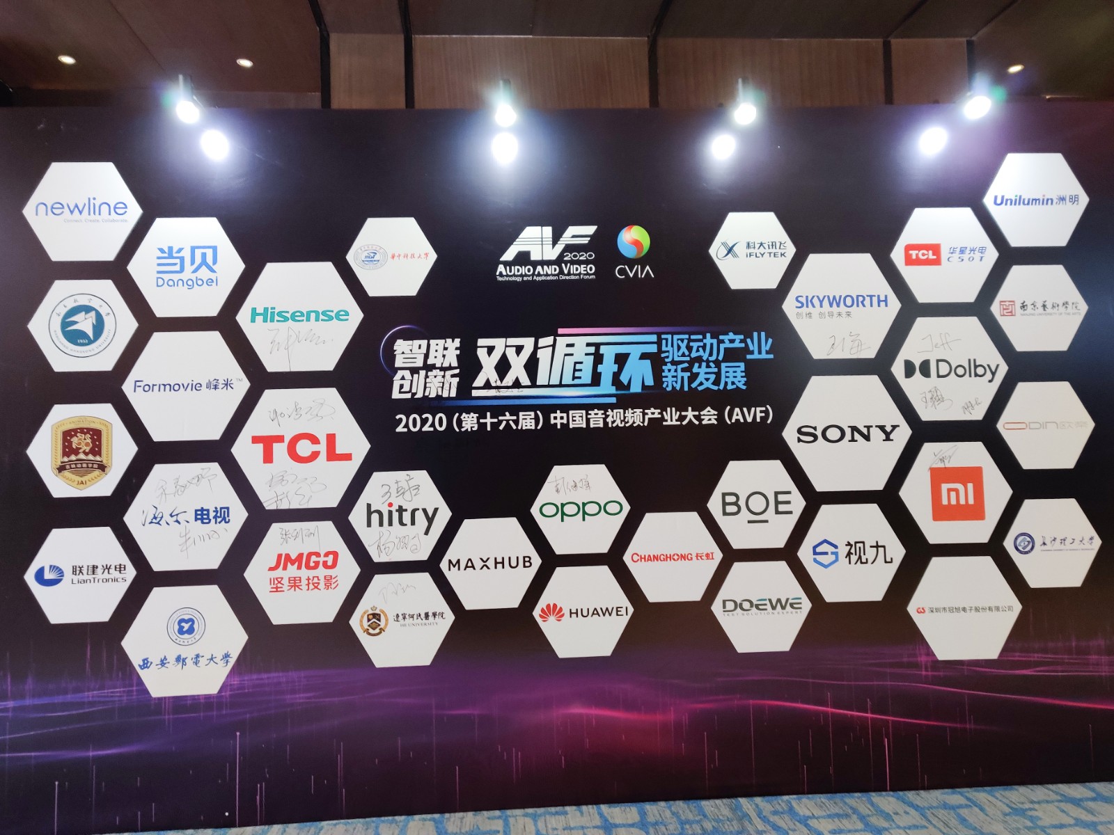 image 8f7f3b47167fe3d9.jpg